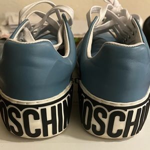 Moschino 42/9 men shoes as is scuffs on white parts of shoes .